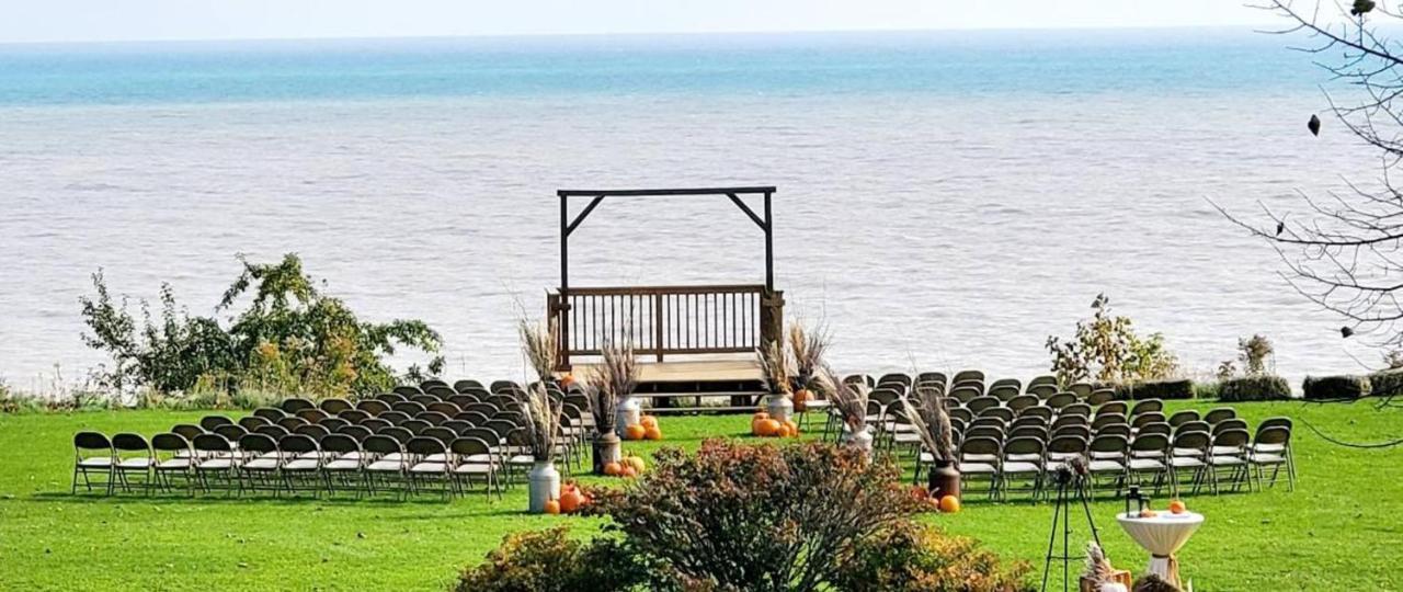 Lake Orchard Farm Retreat Sheboygan Exterior photo