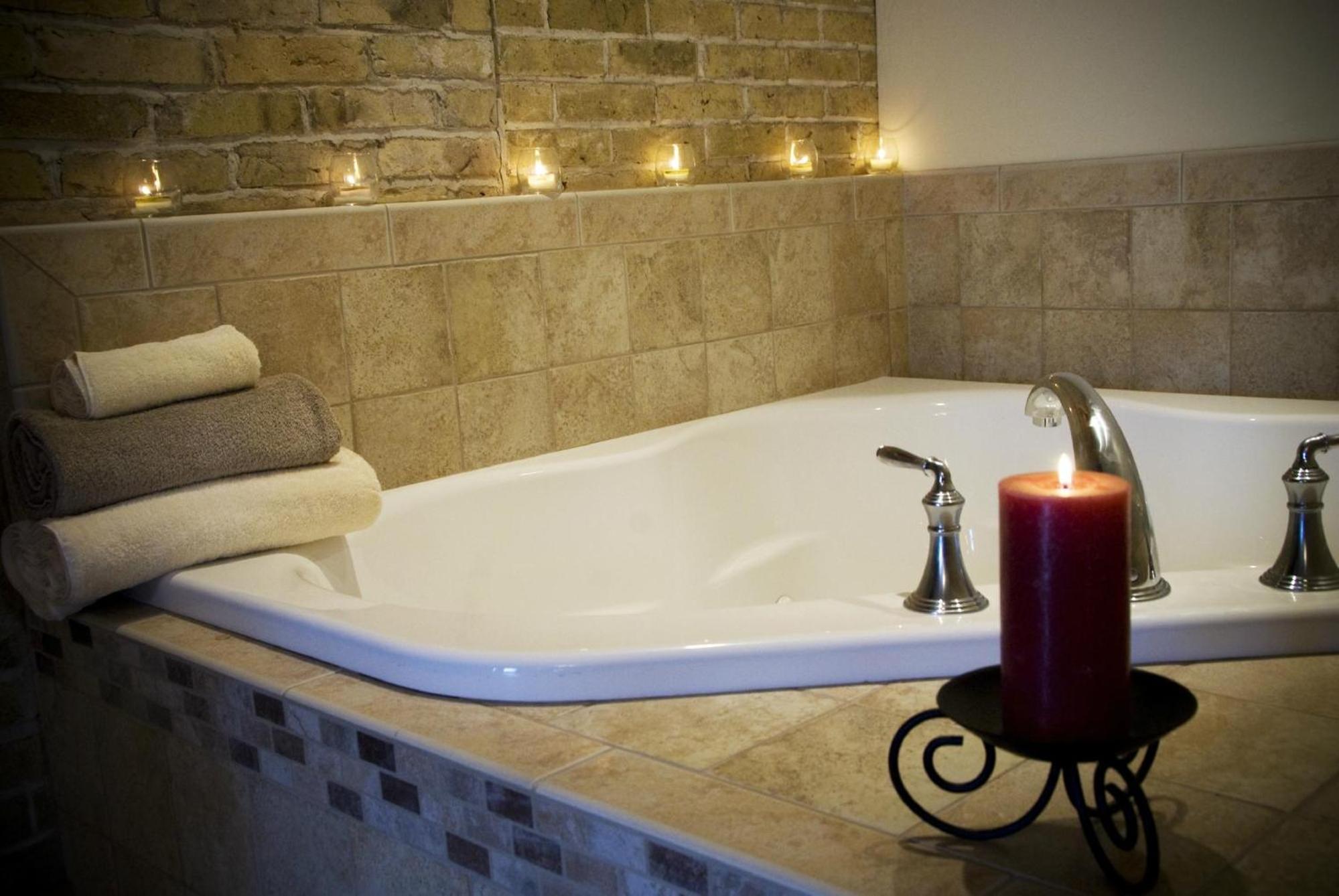 Lake Orchard Farm Retreat Sheboygan Room photo